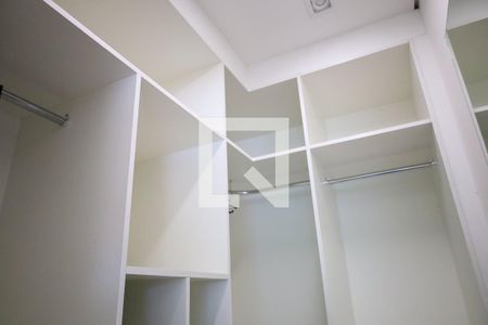 Casa à venda com 320m², 4 quartos e 4 vagasCloset da Suíte 3