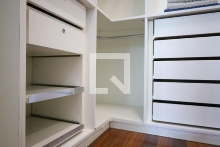 Casa à venda com 320m², 4 quartos e 4 vagasCloset da Suíte 4