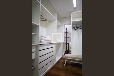 Casa à venda com 320m², 4 quartos e 4 vagasCloset da suíte 1