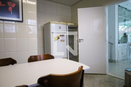 Casa à venda com 320m², 4 quartos e 4 vagasCozinha