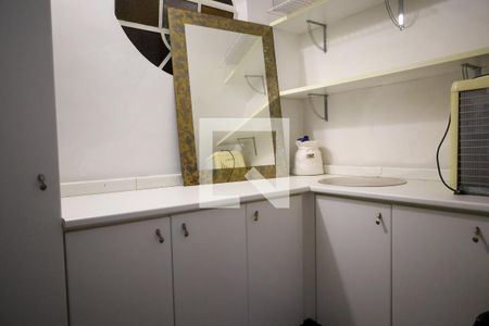 Casa à venda com 320m², 4 quartos e 4 vagasÁrea de Serviço