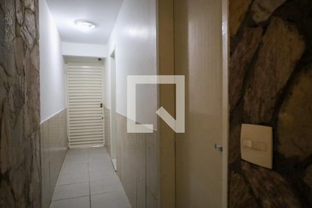 Casa à venda com 320m², 4 quartos e 4 vagasCorredor