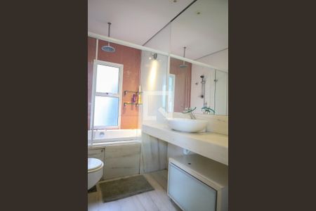 Casa à venda com 320m², 4 quartos e 4 vagasBanheiro da Suíte 4