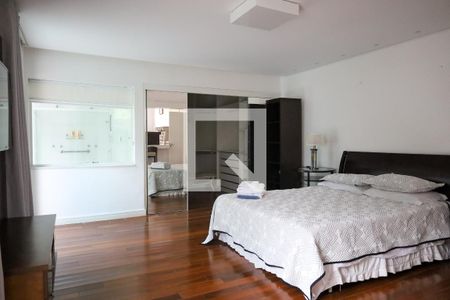 Casa à venda com 320m², 4 quartos e 4 vagasSuíte 1