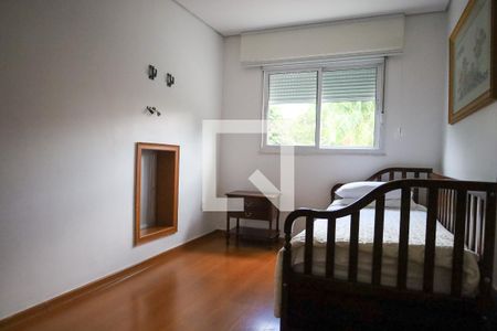 Casa à venda com 320m², 4 quartos e 4 vagasSuíte 2