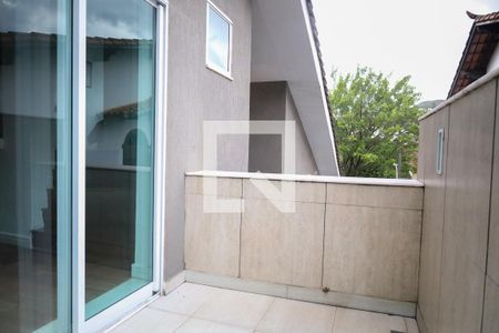 Casa à venda com 320m², 4 quartos e 4 vagasVaranda