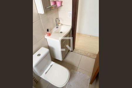 Casa à venda com 117m², 2 quartos e 2 vagasLavabo