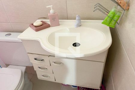 Casa à venda com 117m², 2 quartos e 2 vagasBanheiro da Suíte 1