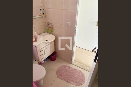 Casa à venda com 117m², 2 quartos e 2 vagasBanheiro da Suíte 1