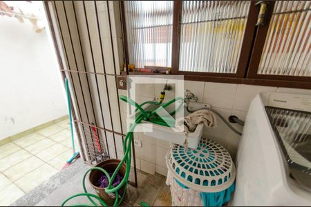 Casa à venda com 157m², 4 quartos e 2 vagas Casa à venda com 157m², 4 quartos e 2 vagasÁrea de Serviço