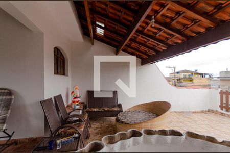 Casa à venda com 157m², 4 quartos e 2 vagas Casa à venda com 157m², 4 quartos e 2 vagasVaranda Suíte