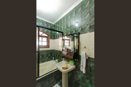 Casa à venda com 157m², 4 quartos e 2 vagas Casa à venda com 157m², 4 quartos e 2 vagasBanheiro Suíte