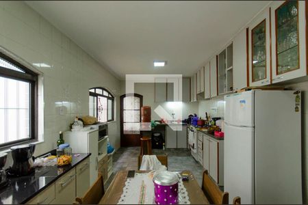 Casa à venda com 157m², 4 quartos e 2 vagas Casa à venda com 157m², 4 quartos e 2 vagasCozinha