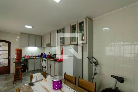 Casa à venda com 157m², 4 quartos e 2 vagas Casa à venda com 157m², 4 quartos e 2 vagasCozinha
