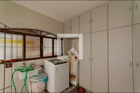 Casa à venda com 157m², 4 quartos e 2 vagas Casa à venda com 157m², 4 quartos e 2 vagasÁrea de Serviço