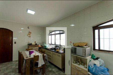 Casa à venda com 157m², 4 quartos e 2 vagas Casa à venda com 157m², 4 quartos e 2 vagasCozinha