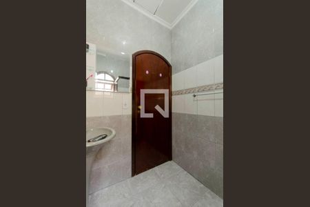 Casa à venda com 157m², 4 quartos e 2 vagas Casa à venda com 157m², 4 quartos e 2 vagasBanheiro