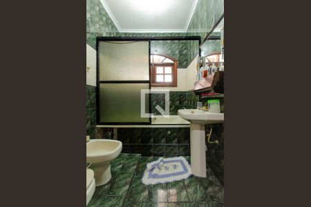 Casa à venda com 157m², 4 quartos e 2 vagas Casa à venda com 157m², 4 quartos e 2 vagasBanheiro Suíte