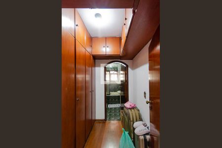 Casa à venda com 157m², 4 quartos e 2 vagas Casa à venda com 157m², 4 quartos e 2 vagasCloset Suíte