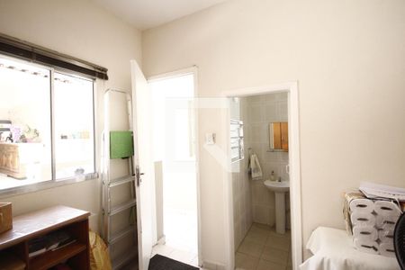 Casa à venda com 300m², 3 quartos e 2 vagasQuarto de Serviço