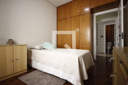 Casa à venda com 300m², 3 quartos e 2 vagasSuíte 2