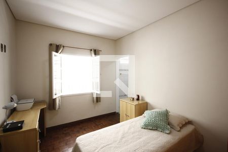 Casa à venda com 300m², 3 quartos e 2 vagasSuíte 2