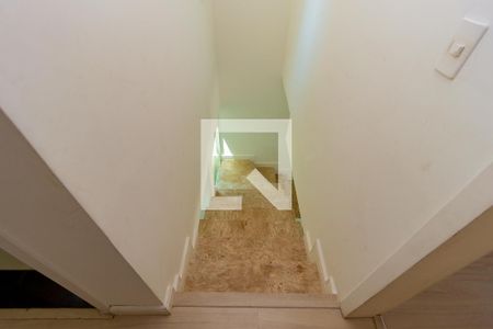 Casa à venda com 320m², 3 quartos e 5 vagasEscada