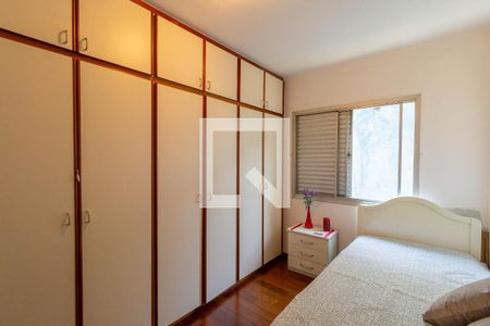 Apartamento à venda com 70m², 2 quartos e 2 vagasQuarto 2