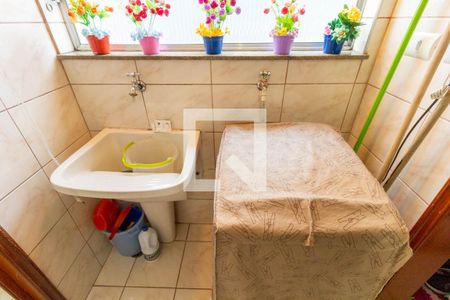 Apartamento à venda com 70m², 2 quartos e 2 vagasLavanderia