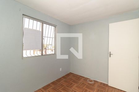 Quarto de apartamento à venda com 2 quartos, 45m² em Rubem Berta, Porto Alegre