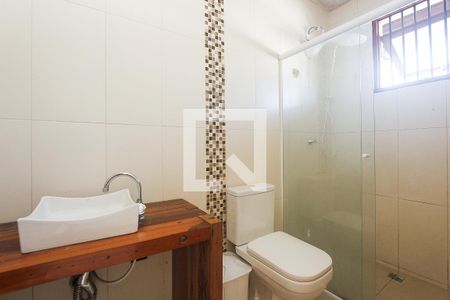 Banheiro suite de casa à venda com 3 quartos, 180m² em Sarandi, Porto Alegre