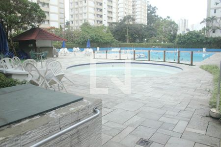 Apartamento à venda com 90m², 3 quartos e 1 vagaÁrea comum - Piscina