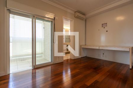 Apartamento à venda com 366m², 5 quartos e 5 vagas Apartamento à venda com 366m², 5 quartos e 5 vagasQuarto