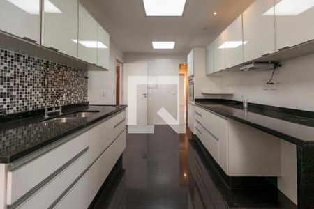 Apartamento à venda com 366m², 5 quartos e 5 vagas Apartamento à venda com 366m², 5 quartos e 5 vagasCozinha