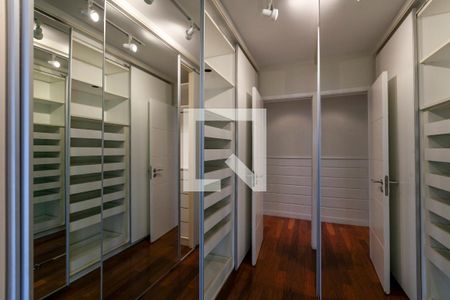 Apartamento à venda com 366m², 5 quartos e 5 vagas Apartamento à venda com 366m², 5 quartos e 5 vagasQuarto