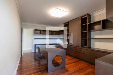 Apartamento à venda com 366m², 5 quartos e 5 vagas Apartamento à venda com 366m², 5 quartos e 5 vagasEscritório
