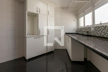 Apartamento à venda com 366m², 5 quartos e 5 vagas Apartamento à venda com 366m², 5 quartos e 5 vagasCozinha