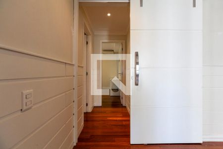 Apartamento à venda com 366m², 5 quartos e 5 vagas Apartamento à venda com 366m², 5 quartos e 5 vagasQuarto