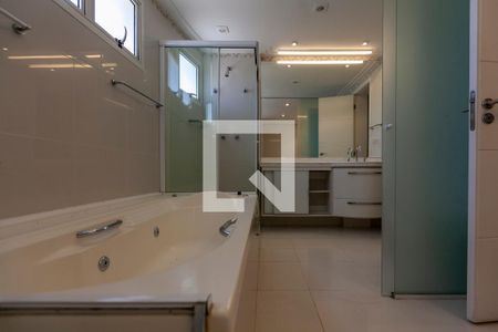 Apartamento à venda com 366m², 5 quartos e 5 vagas Apartamento à venda com 366m², 5 quartos e 5 vagasBanheiro
