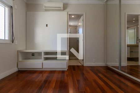 Apartamento à venda com 366m², 5 quartos e 5 vagas Apartamento à venda com 366m², 5 quartos e 5 vagasQuarto