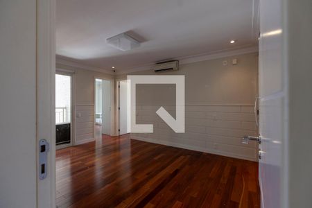 Apartamento à venda com 366m², 5 quartos e 5 vagas Apartamento à venda com 366m², 5 quartos e 5 vagasEscritório