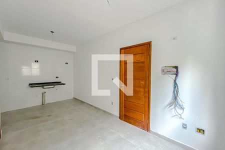 Sala/Cozinha de apartamento à venda com 1 quarto, 27m² em Vila Bertioga, São Paulo