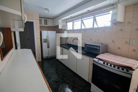 Apartamento à venda com 130m², 4 quartos e 2 vagasCozinha