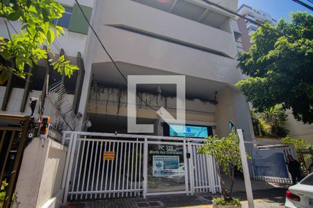 Apartamento à venda com 130m², 4 quartos e 2 vagasFachada