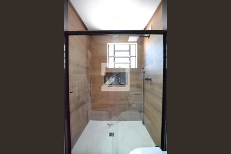 Casa à venda com 306m², 4 quartos e 2 vagasBanheiro da Suíte 1