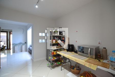 Casa à venda com 306m², 4 quartos e 2 vagasCozinha