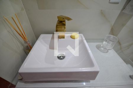 Casa à venda com 306m², 4 quartos e 2 vagasBanheiro Social