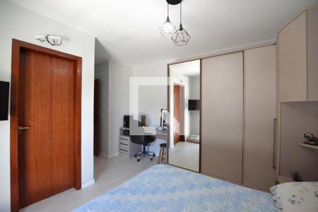 Casa à venda com 306m², 4 quartos e 2 vagasSuíte 1