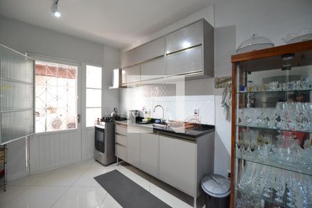 Casa à venda com 306m², 4 quartos e 2 vagasCozinha