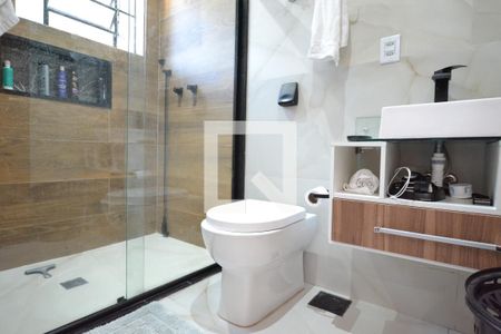 Casa à venda com 306m², 4 quartos e 2 vagasBanheiro da Suíte 1